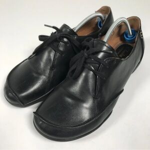 Clarks Women's Black Leather Flats